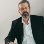 Depois de um momento lendário, o ator Rolf Saxon decidiu aceitar outra 'missão'