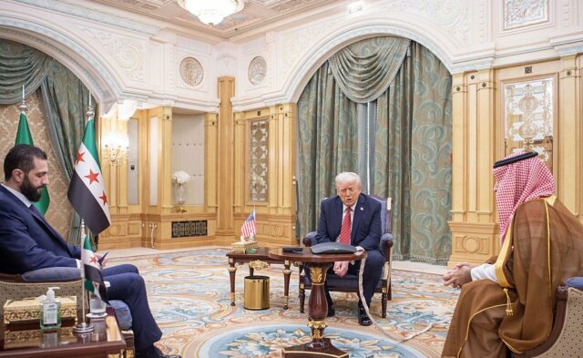 Donald Trump - Ahmed Al -Shara Reunião em Riyadh