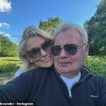 A namorada Eamonna Holmes Katie Alexander compartilha pela primeira vez fotografias do casal quando, após sua distribuição de Ruth Langsford, ela interveio romance com a emissora.