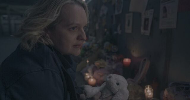 Elisabeth Moss no final da história de 'The Handmaid' que lhe deu arrepios

