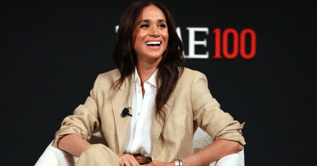 Essas calças de linho de US $ 30 se assemelham a um torque de US $ 98 que Meghan Markle usou


