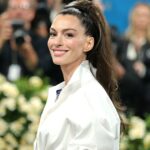 Este relógio Amazon de US $ 56 é idêntico ao de 4 figuras de Anne Hathaway