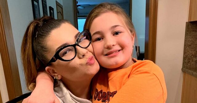 Estrela de 'adolescente' Amber Portwood Ups com sua filha Leah


