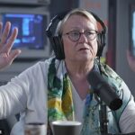 Catherine Austin Fitts, que era a vice -secretária dos EUA para Habitação e Desenvolvimento Urbano para Habitação, afirmou que criaturas demoníacas de outra dimensão no controle secreto do mundo
