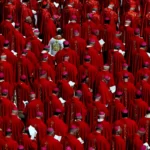 "Existem mulheres com ambições no Vaticano". Os cardeais revelam divisões antes do conclave