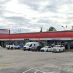 Flo Rida comprou e renovou o Cloverleaf Plaza em Miami Gardens, tornando -o o primeiro shopping preto e preto da cidade
