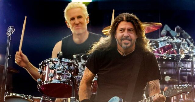 Josh Freese age com os lutadores de Foo em 