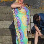 Gemma Collins arriscou uma queima grave do sol quando a praia de Whitstable atingiu na quinta -feira em um vestido colorido - depois de revelar Mounjaro a ajudar