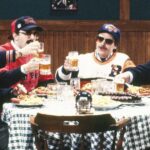 Chris Farley como Todd O'Connor, Robert Smigel como Carl Wollarski, Mike Myers como Pat Arnold e George Wendt como Bob Swerski durante o SNL's