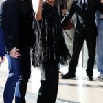 Halle Berry, de 56 anos, adotou rapidamente novas instruções para o Festival de Cinema de Cannes decente de Decência, quando decidiu na segunda-feira cobrir o visual para ir ao jantar do júri