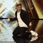 Harry Molding foi coroado o vencedor pelo Got Talent da Grã -Bretanha no sábado à noite