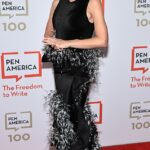 Hilaria Baldwin explicou que seu sotaque espanhol muitas vezes flutuante é causado por TDAH e dislexia; Na foto de maio de 2023 em Nova York