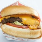 In-N-Out Burger executa uma lista das principais correntes de hambúrguer