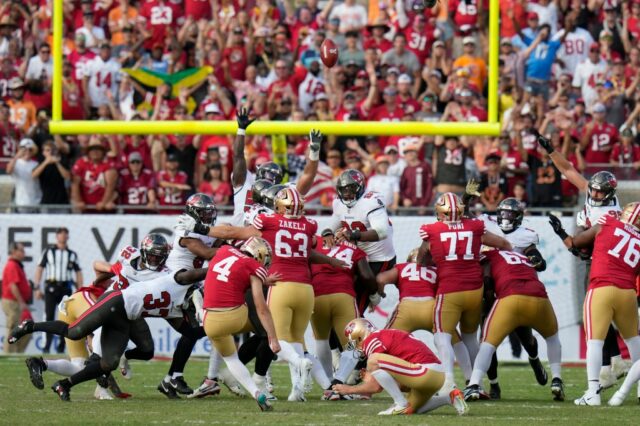 Jake Moody, o kicker dos 49ers que trabalha com um novo gerente no ano passado, ainda precisa ganhar seu emprego.



