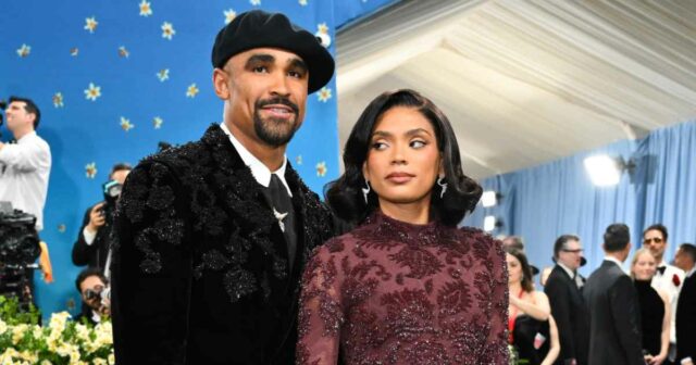 O marechal de campo dos Eagles, Jalen Hurts e sua noiva Bry Bry Burrows, Linha do tempo do relacionamento