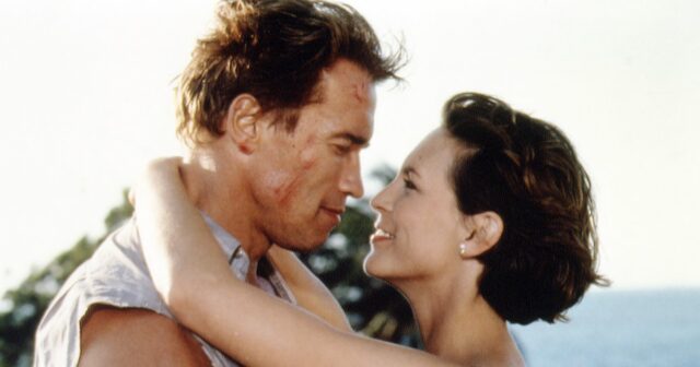 Arnold Schwarzenegger e Jamie Lee Curtis.