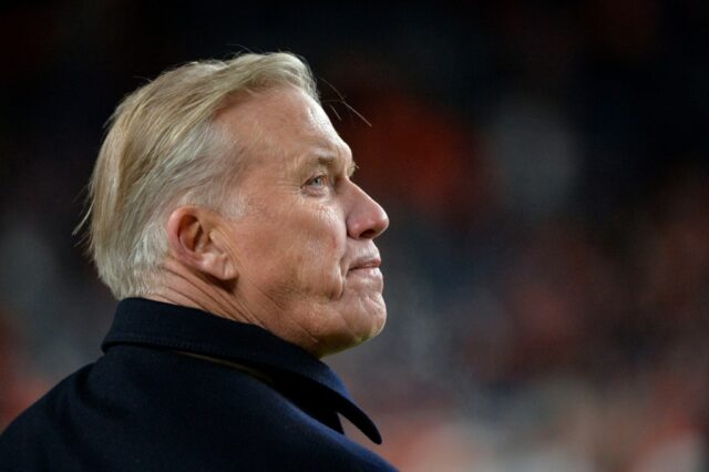 Jeff Sperbeck morreu após cair do carrinho dirigido por John Elway. Xerife da Califórnia: 'Parece ter sido um acidente horrível'



