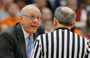 Jim Boeheim, o lendário especialista em zona de Siracusa, explica como o sistema de foguetes será um ‘divisor de águas ”contra o Warriors Jim Boeheim, o lendário especialista em zona de Siracusa, explica como o sistema de foguetes será um 'divisor de águas ”contra o Warriors