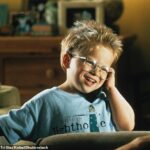 A amada estrela das crianças Jonathan Lipnicki em uma nova entrevista estava preocupada em atualizar a condição de sua carreira; Na foto em Jerry Maguire (1996)