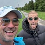31 -A estrela do ano -ano Justin Bieber começou cedo nas celebrações do dia dos pais quando estava em seu país natal, Canadá, com seu pai Jeremy, 49 anos