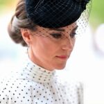 A princesa Catarina de Gales fez uma homenagem sentimental à mãe -e se dedicou a alguns brincos que pertenciam a Diana, princesa de Gales no serviço de hoje,