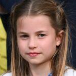 Kate e o príncipe William celebram os 10 anos da princesa Charlotte em uma nova fotografia