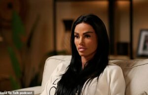 Katie Price admite que espera que tenha se reconciliado com Peter Andre e insiste que eles poderiam trabalhar com acusações de trapaça – porque revela que eles não disseram há 16 anos Durante o discurso no podcast Paul C Brunson, devemos dizer, Katie Price compartilhou suas esperanças de reconciliação com Peter Andre para falar em todos os seus problemas