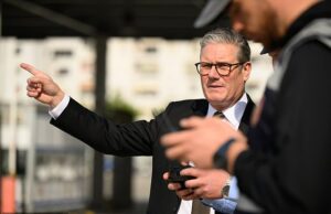 Keir Starmer sinaliza o apoio à legalização da morte assistida, apesar do conselho “opaco, inacessível e ingênuo” mudanças na lei O primeiro -ministro, que já havia apoiado a descriminalização da ajuda para acabar com sua vida, disse que tinha
