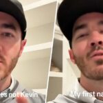 Kevin Jonas compartilhou um vídeo de Tiktok que seu nome verdadeiro não é Kevin.