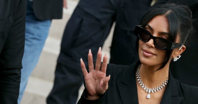 Kim Kardashian fala após o veredicto do teste de assalto à mão em Paris

