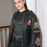 22 -Year -old Romeo Beckham's, a namorada Kim Turnbull (24 anos), tornou -se uma cara corajosa na quarta -feira em Londres no evento Maison Crivelli, em Londres, quando ela fez