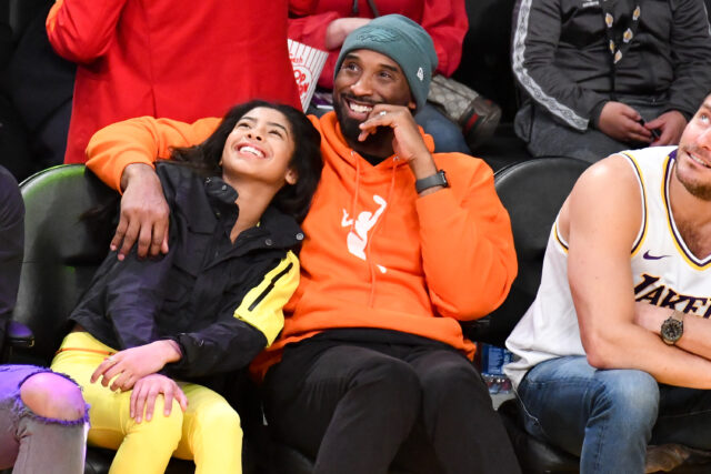 Kobe Bryant, downners murais restaurados no centro de Los Angeles

