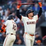 Kis Bubic #50 do Kansas City Royals contra o San Francisco Giants no primeiro turno em Oracle Park 19 de maio de 2025 em São Francisco, Califórnia. (Foto Ezra Shaw/Getty Images)