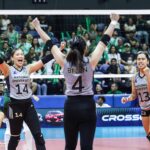 A Nu Lady Bulldogs celebra La Salle Lady Spikers no 1º jogo da temporada de vôlei feminina da temporada 87 da UAAP.