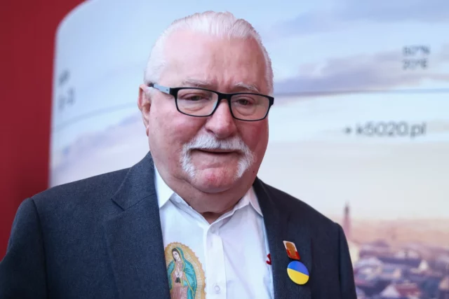 Lech Walesa sai nos EUA. Isso é o que você precisa pagar pelo bilhete, não é barato



