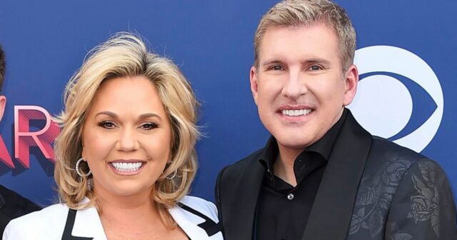 Linha do tempo de Relacionamento de Todd Chrisley e Julie Chrisley

