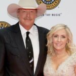 Dolly Parton, Samuel Jackson e mais celebridades que estão com parceiros há mais de 50 anos