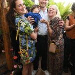 Maddison May Brundenell está na foto com seu filho Michael, assim como Rowan Brundenell e Natalia Cassel ontem em Gold Notting Hill