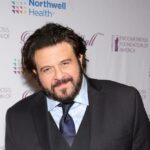 Man v. Food Adam Richman pronto para 'reconstruir' após a misteriosa segunda cirurgia