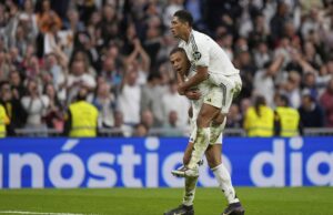 Mbappe dobra sua pontuação quando Madrid vence novamente no Clasico. Kylian Mbappe Real Madrid Espanhol La Liga