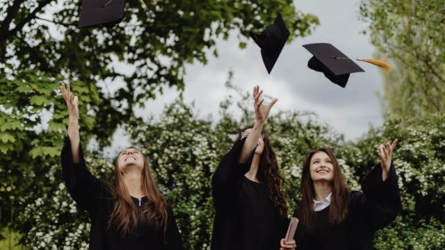 Melhores gausos de formatura para ela: ideias para presentes para Melhores gausos de formatura para ela: ideias para presentes para graduados universitários