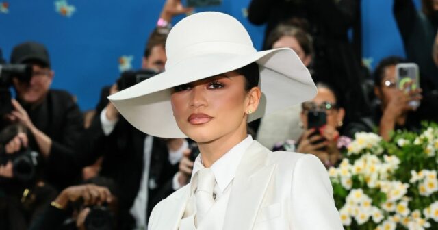 Met Gala Beauty 2025: Declaração brilhante e unhas da pele



