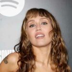 Miley Cyrus teve uma infecção depois de rolar no Paseo de la Fama