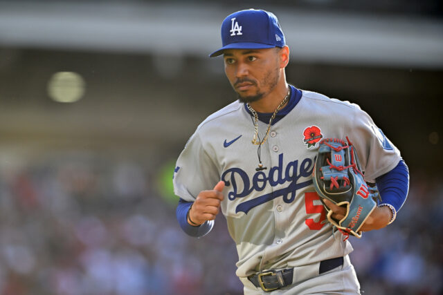 Mookie Betts, de Dodgers, tem uma nova lesão, fora da linha dos Yankees

