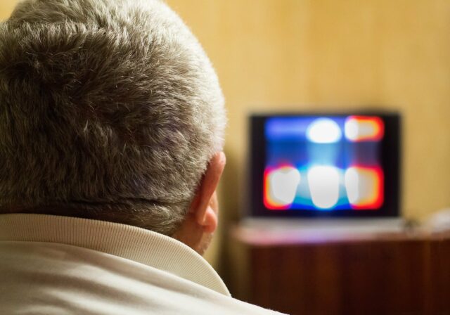 TV sentada