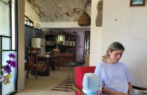 Mulheres deportadas dos EUA forçadas a deixar o marido e a filha para trás Mulheres deportadas dos EUA forçadas a deixar o marido e a filha para trás