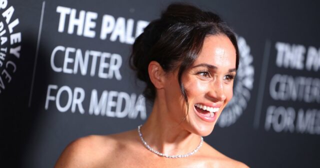 Nail Meghan Markle's Denim Dress Style com essas 13 alternativas de $ 20

