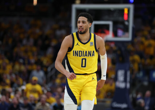 "Não foi da prisão" - Tyrese Haliburton esclarece emoções para "Pops grátis" nas mídias sociais para seu pai John Haliburton


