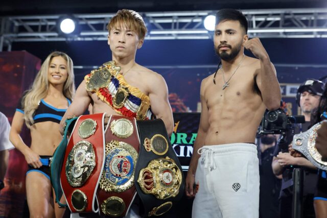 Naoya Inoue, do Japão (L) e Ramon Cardenas posam durante uma pesagem oficial no MGM Grand Hotel