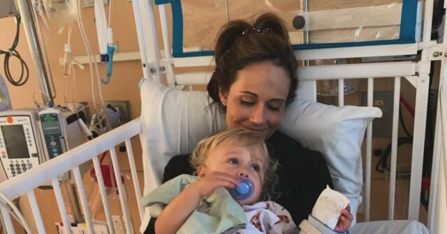 Nikki DeLoach distintivo lembra a vida e a crise da morte de seus filhos aos 5 dias: Heart Warrior